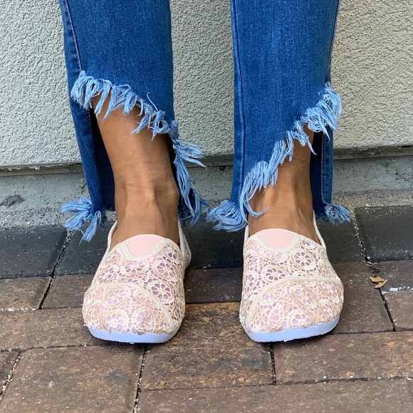 NIB Blush Pink Floral Crochet Slip-On Loafer Flats - Picture 4 of 8